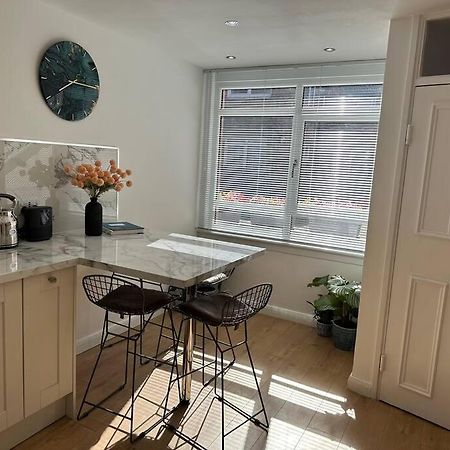 Stylish, Smart & Fun 4 Bed Home London Exterior foto