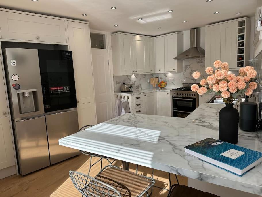 Stylish, Smart & Fun 4 Bed Home London Exterior foto