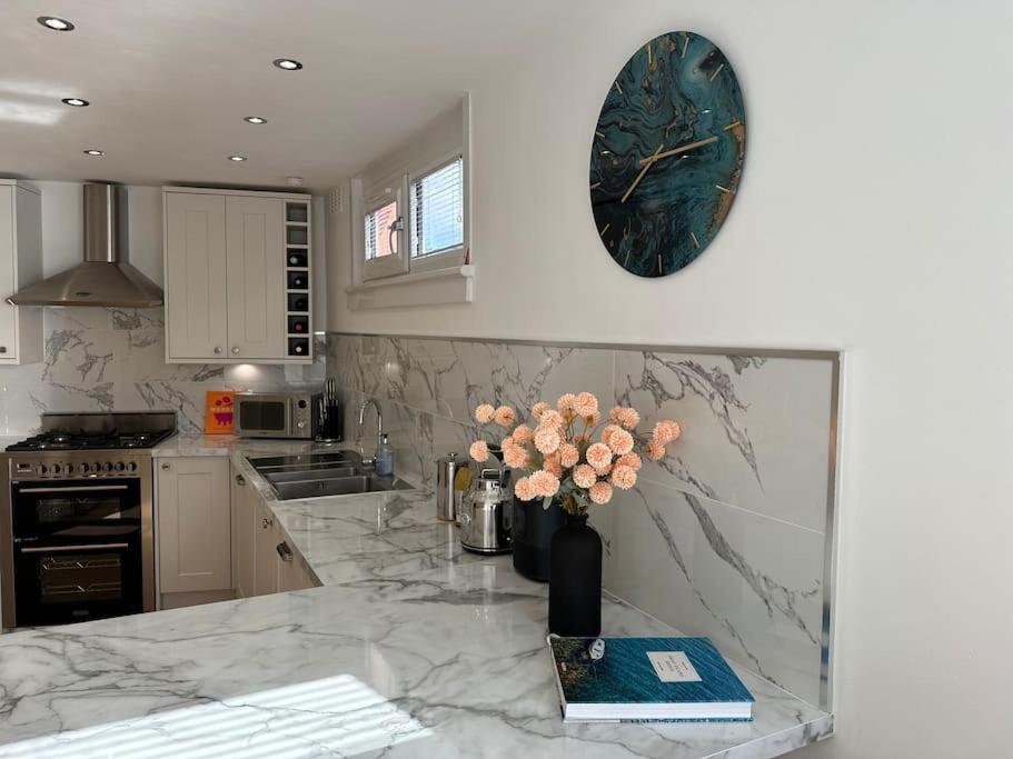 Stylish, Smart & Fun 4 Bed Home London Exterior foto